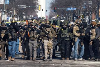 Americká státní brutalita: fašismus po krocích - Médium.cz